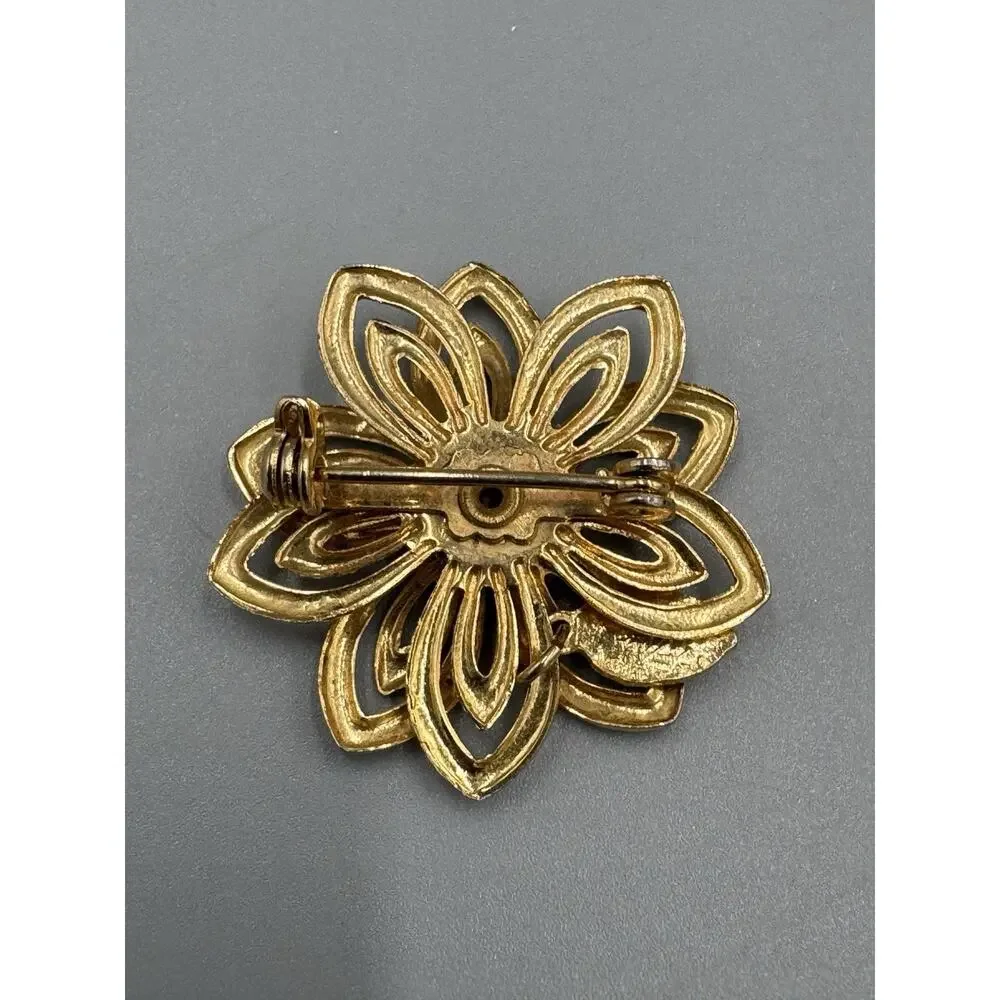 Vintage Flower Shaped Gold Colored Lapel Pin Brooch